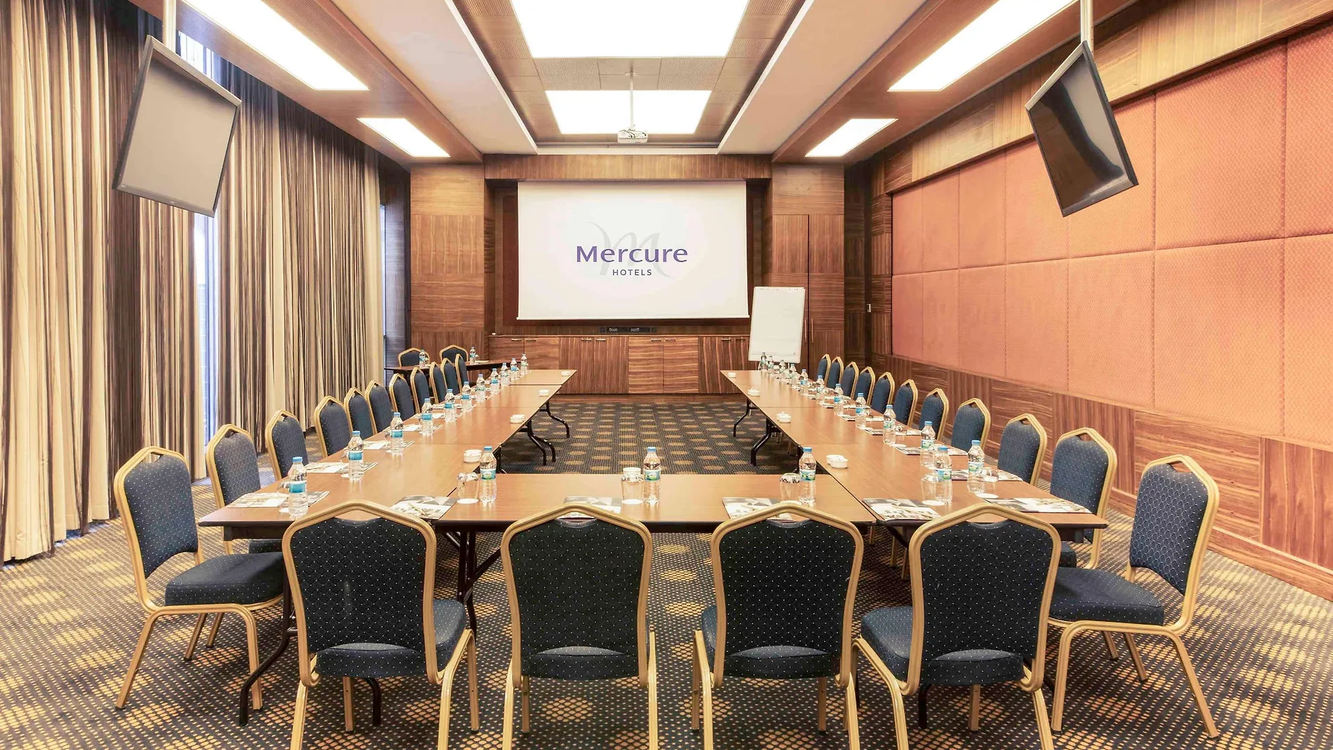 מלון Mercure Istanbul Umraniye 4*,